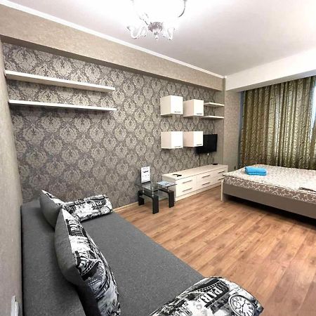 Homeservice Apartments On Stefan Cel Mare Boulevard Chişinau Exteriör bild