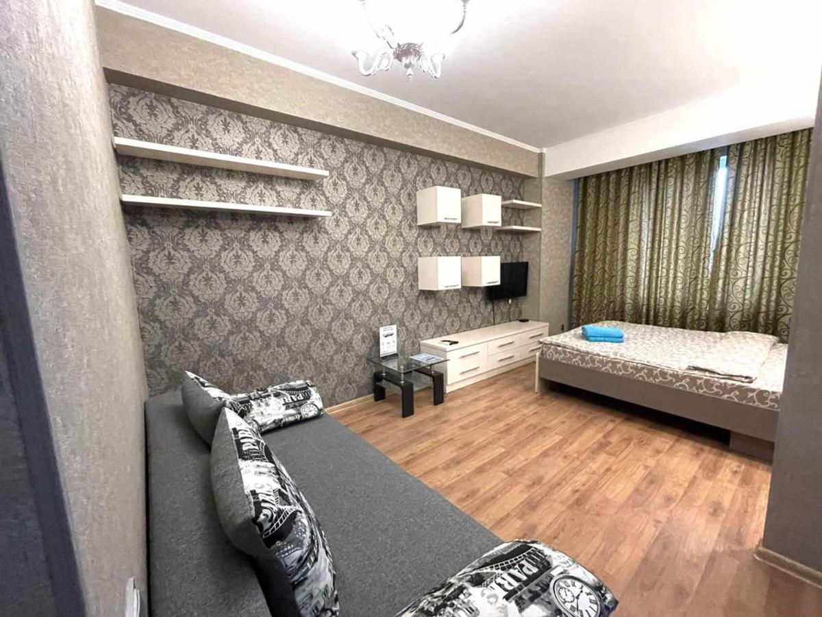 Homeservice Apartments On Stefan Cel Mare Boulevard Chişinau Exteriör bild