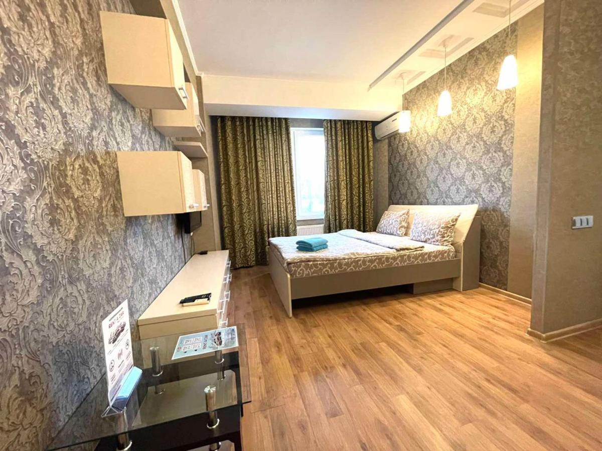 Homeservice Apartments On Stefan Cel Mare Boulevard Chişinau Exteriör bild