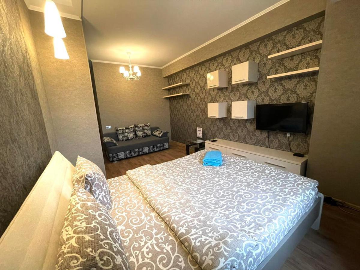 Homeservice Apartments On Stefan Cel Mare Boulevard Chişinau Exteriör bild